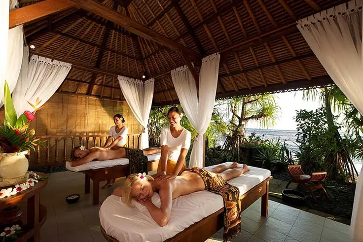 Recommendations for Romantic Places, Itineraries, and Savings Tips